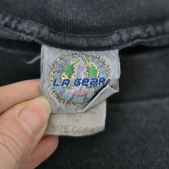 Vintage LA Gear Graphic Logo Tie Dye Single Stitch Cropped Top Tee Tshir… - Picture 6 of 7